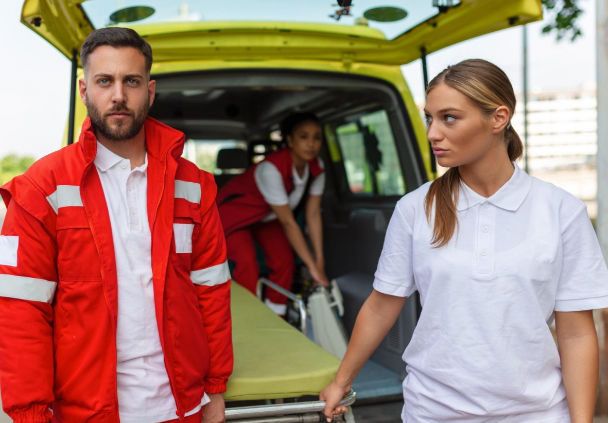 Rozpoczęcie roku szkolnego zakończone dramatem! Trzynastolatka z poważnymi urazami nóg po wypadku w jednej ze szkół