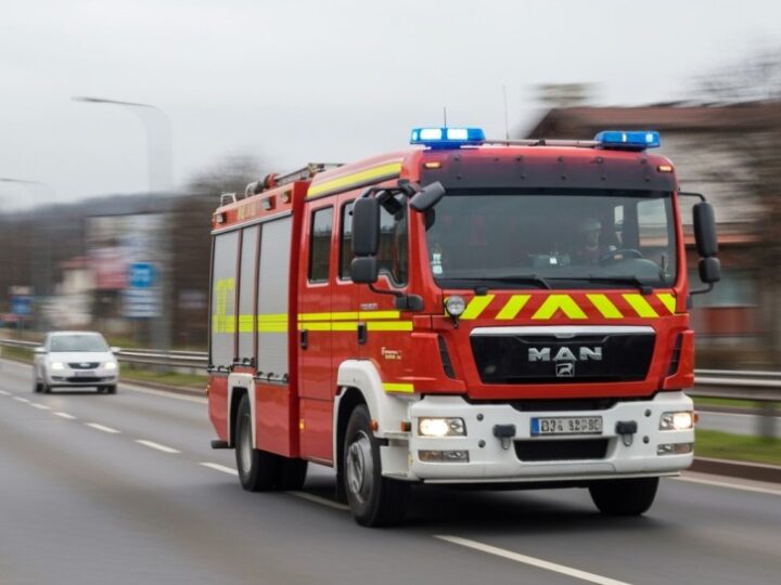 Pożary traw w gminie Konstancin-Jeziorna – strażacy w akcji