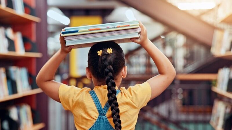 Seniorzy z Konstancina zyskali dostęp do nowoczesnych laptopów