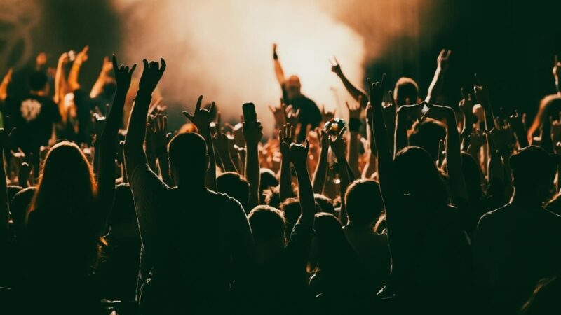 Lato w Hugonówce: Muzyka, taniec i plenerowe kino