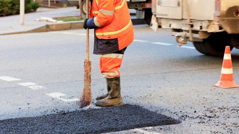 Remont ul. Koziej: Nowa podbudowa dla stabilnej nawierzchni
