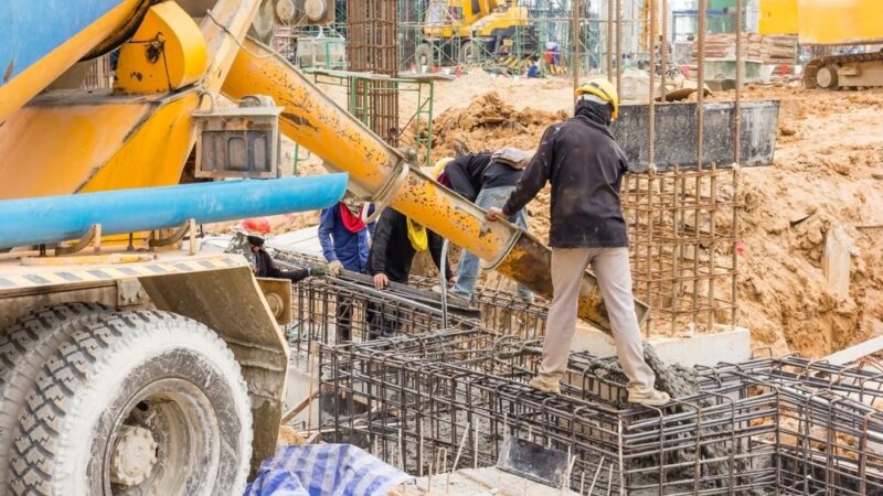 Nowe boiska przy Trójce – gmina ogłasza przetarg na modernizację